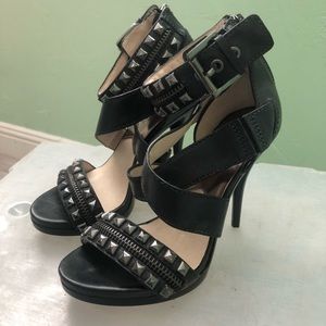 Michael Kors Black Leather Sandals with Side Buckles and Back Zippers￼